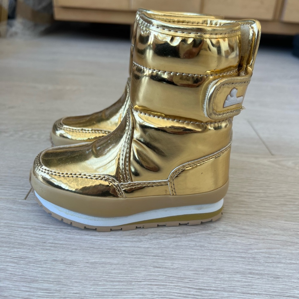 Gold Kids Boots with Heart Detail
